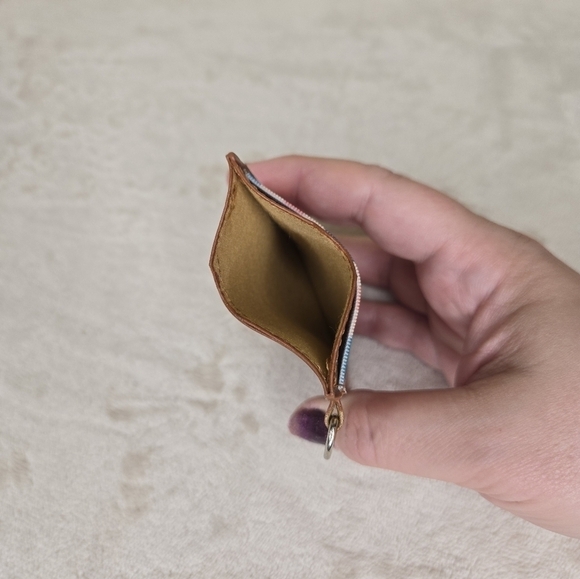 "YEAH, NO" Slip Wallet Brown, Red. White & Navy Blue - Picture 7 of 10